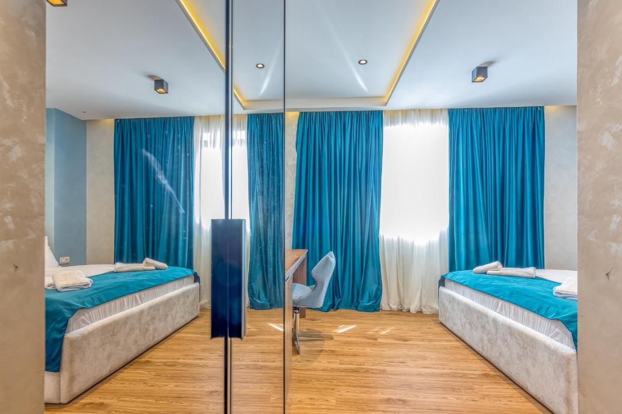 San Valentino Palace Aparthotel Umag Bagian luar foto