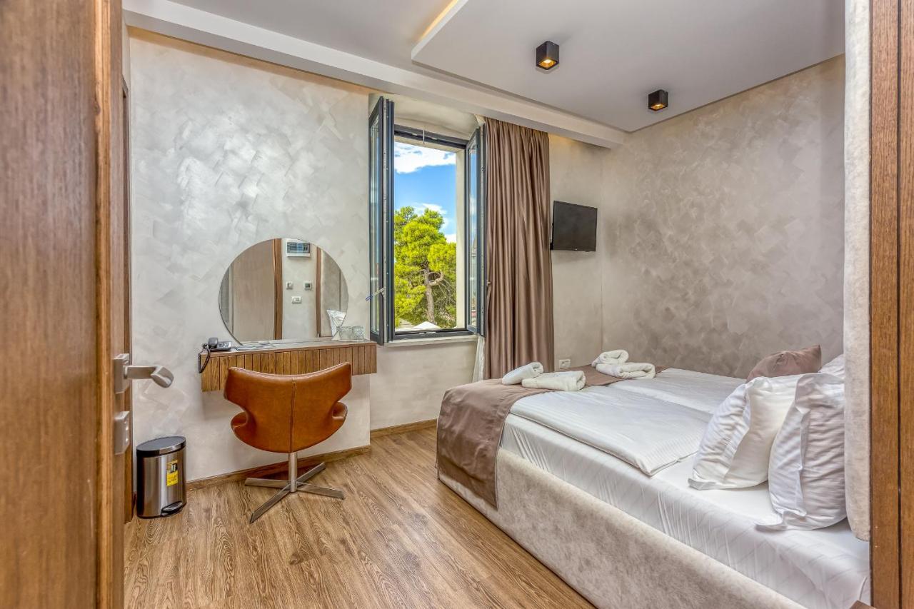 San Valentino Palace Aparthotel Umag Bagian luar foto