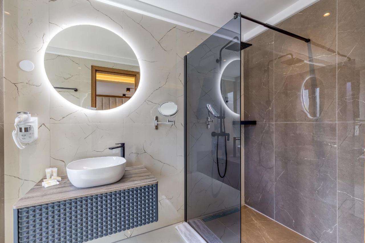 San Valentino Palace Aparthotel Umag Bagian luar foto