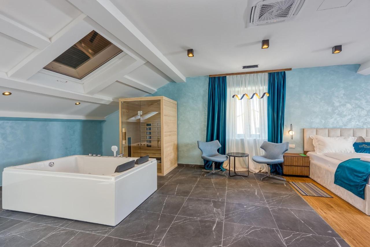San Valentino Palace Aparthotel Umag Bagian luar foto